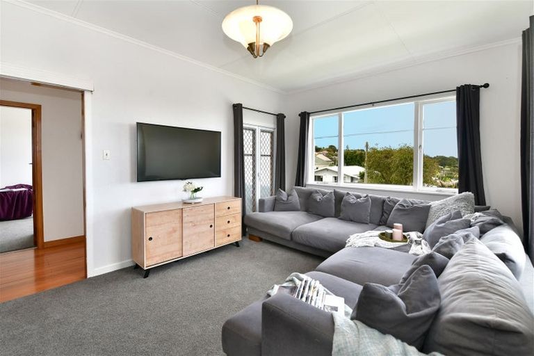 Photo of property in 36 Karaka Street, Helensville, 0800