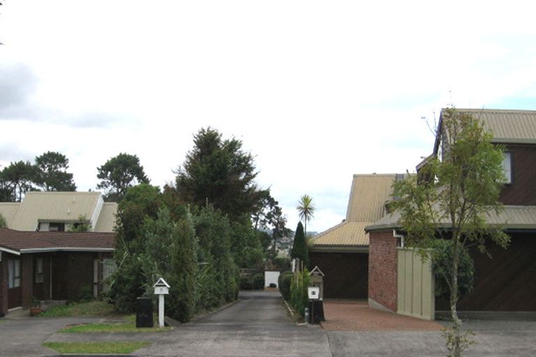 Photo of property in 15 Monet Grove, West Harbour, Auckland, 0618