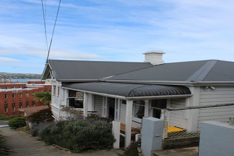 Photo of property in 5 Elm Row, Dunedin Central, Dunedin, 9016