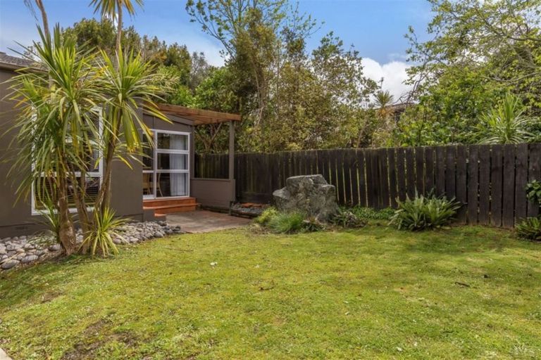 Photo of property in 31 Oteha Valley Road, Northcross, Auckland, 0632