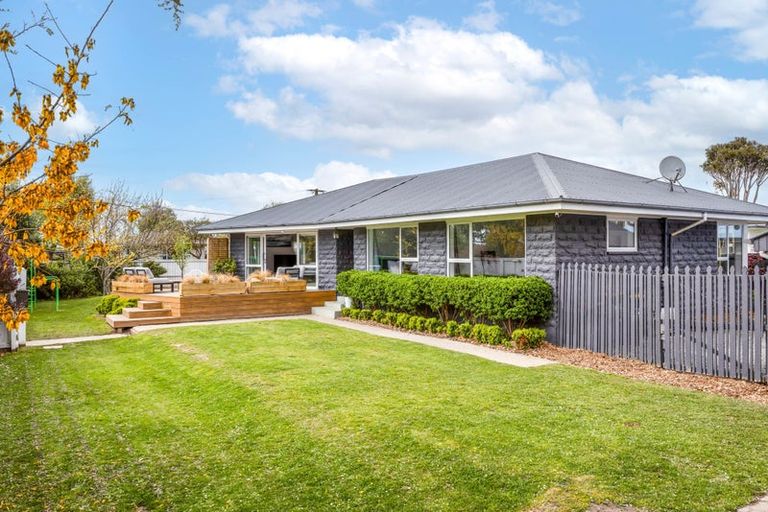 Photo of property in 9 Stretton Street, Bishopdale, Christchurch, 8053