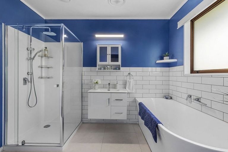 Photo of property in 11 The Anchorage, Whitby, Porirua, 5024