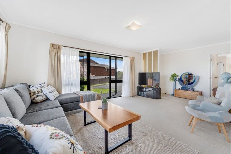 Photo of property in 2/42 Cromdale Avenue, Highland Park, Auckland, 2010
