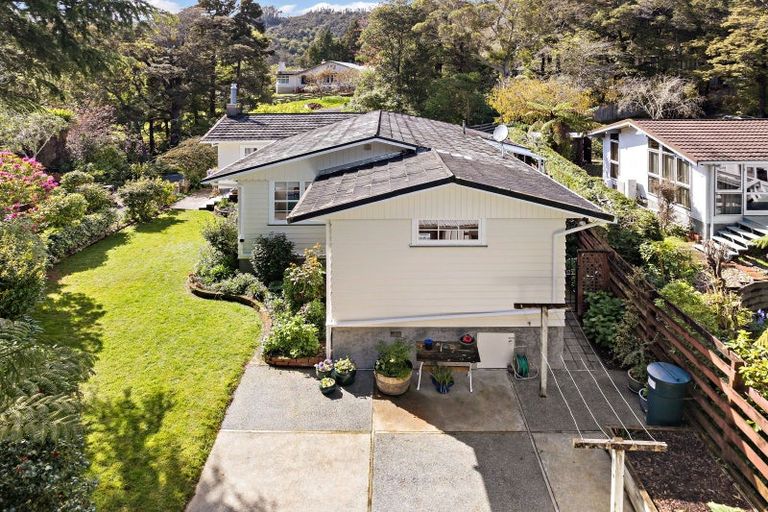 Photo of property in 4 Freemans Way, Pinehaven, Upper Hutt, 5019