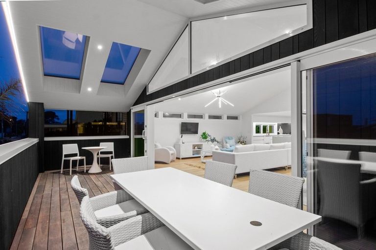 Photo of property in 112 Karewa Parade, Papamoa Beach, Papamoa, 3118