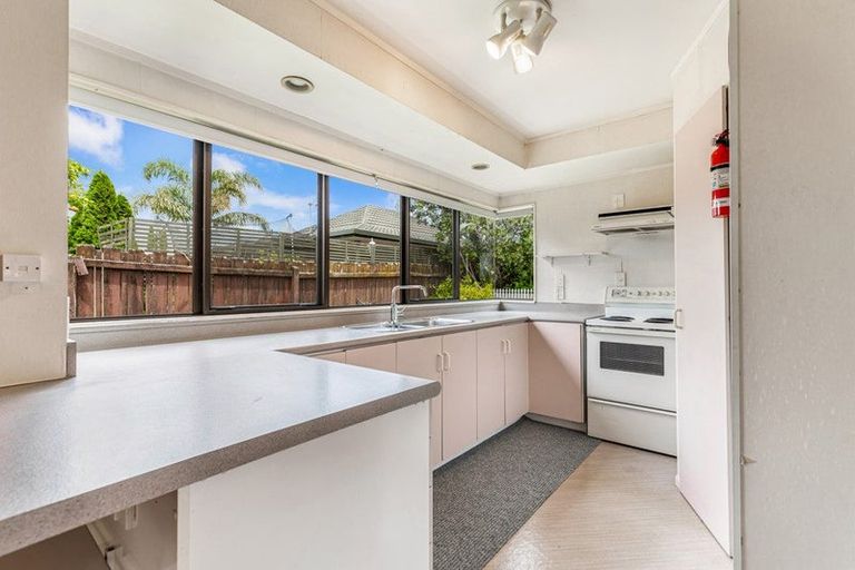 Photo of property in 131b Parrs Cross Road, Glen Eden, Auckland, 0612