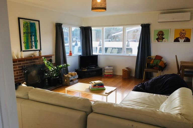 Photo of property in 4 O'donn Avenue, Beach Haven, Auckland, 0626