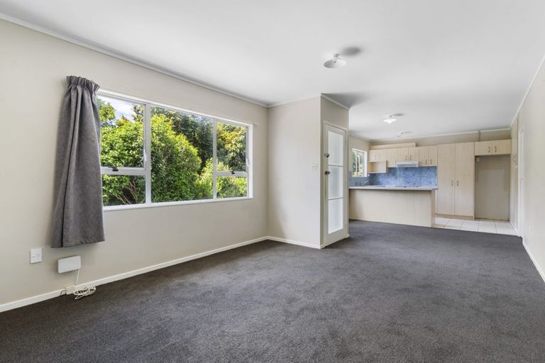 Photo of property in 2/52 Te Kanawa Crescent, Henderson, Auckland, 0610