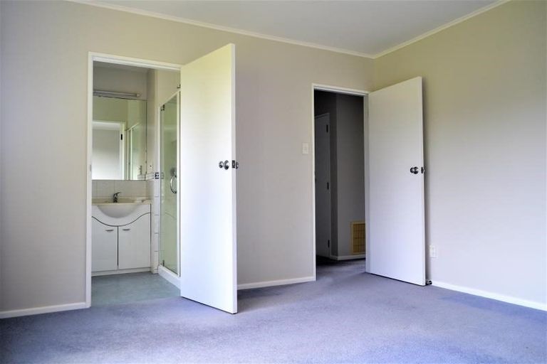 Photo of property in 136 Curtis Street, Northland, Wellington, 6012