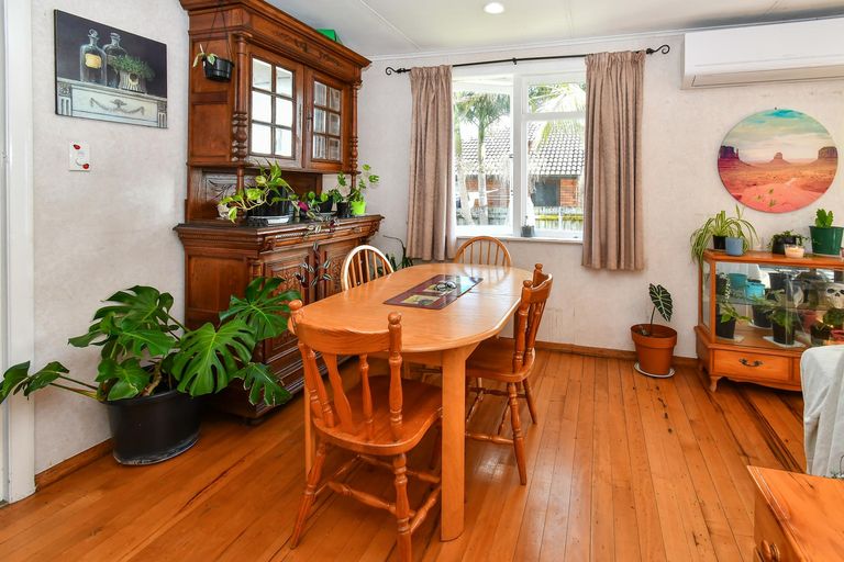 Photo of property in 41 Arimu Road, Papakura, 2110