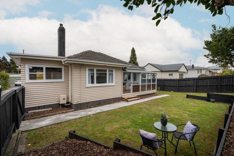 Photo of property in 35 Lake Crescent, Hamilton Lake, Hamilton, 3204