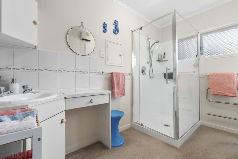 Photo of property in 247a Ngatai Road, Otumoetai, Tauranga, 3110