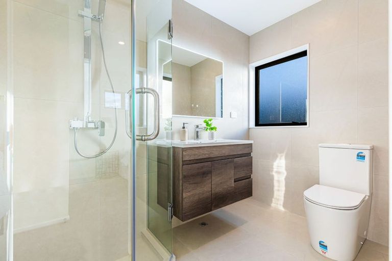 Photo of property in 649d Te Atatu Road, Te Atatu Peninsula, Auckland, 0610