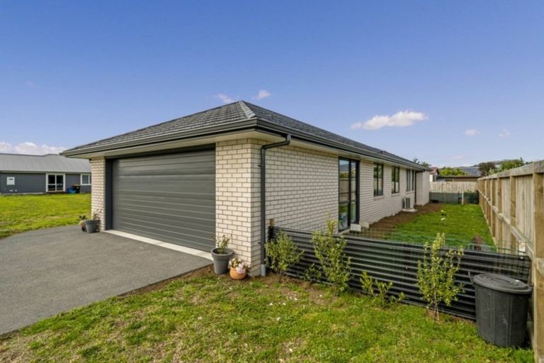 Photo of property in 90 Kupe Drive, Whitianga, 3510