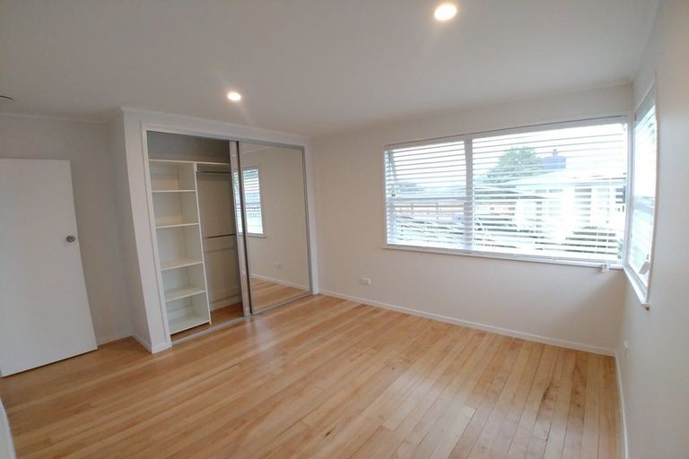Photo of property in 89 Lauderdale Road, Birkdale, Auckland, 0626