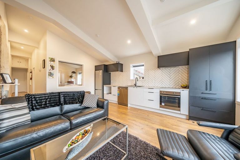 Photo of property in 2/66 Bay Road, Kilbirnie, Wellington, 6022