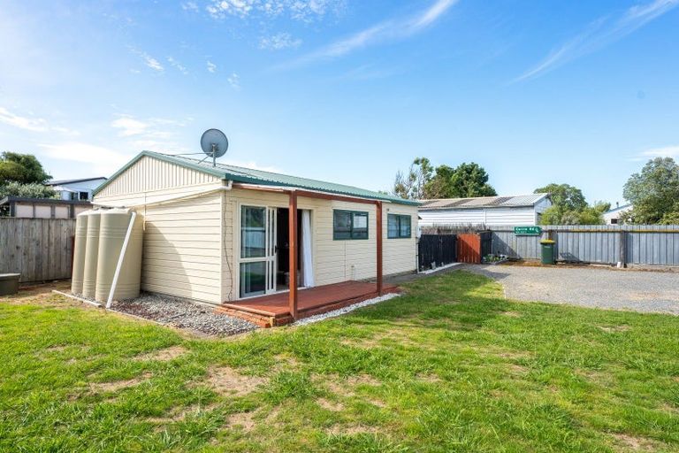 Photo of property in 6 Mavis Avenue, Waikawa Beach, Manakau, 5573
