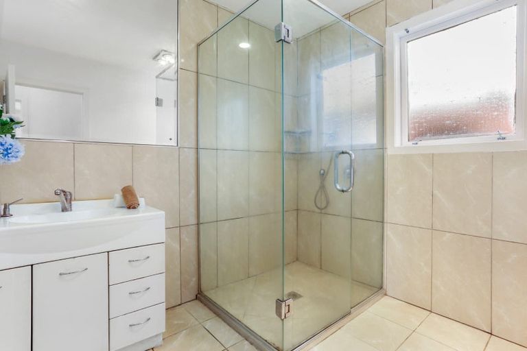 Photo of property in 4202a/2 Great North Road, Glendene, Auckland, 0602