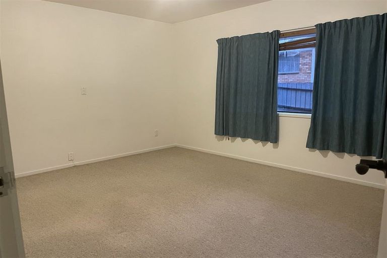 Photo of property in 2/191 Don Buck Road, Massey, Auckland, 0614