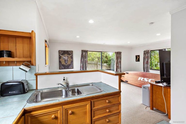 Photo of property in 50 Lakeside Drive, Orewa, 0931