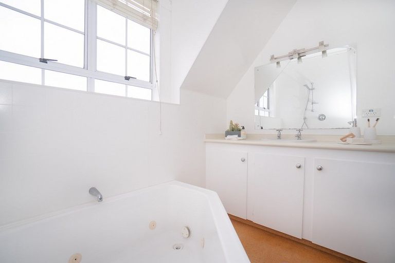 Photo of property in 26a Karina Terrace, Roslyn, Palmerston North, 4414