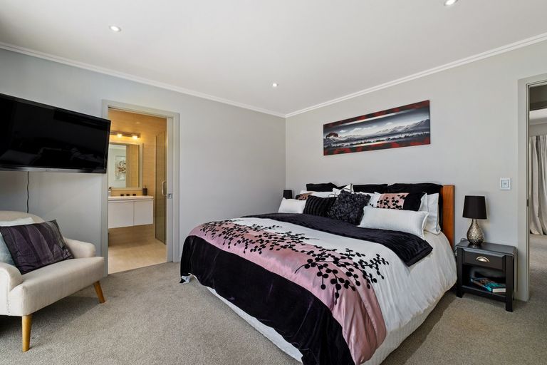 Photo of property in 50 Shields Street, Clyde, 9330