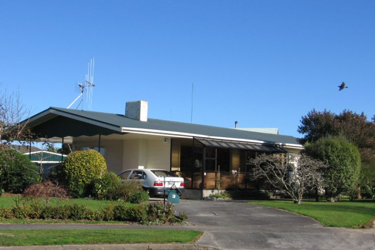 Photo of property in 3 Essex Place, Milson, Palmerston North, 4414