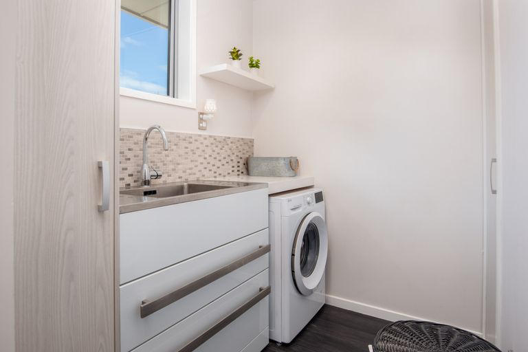Photo of property in 25 Skerries Street, Outram, 9019