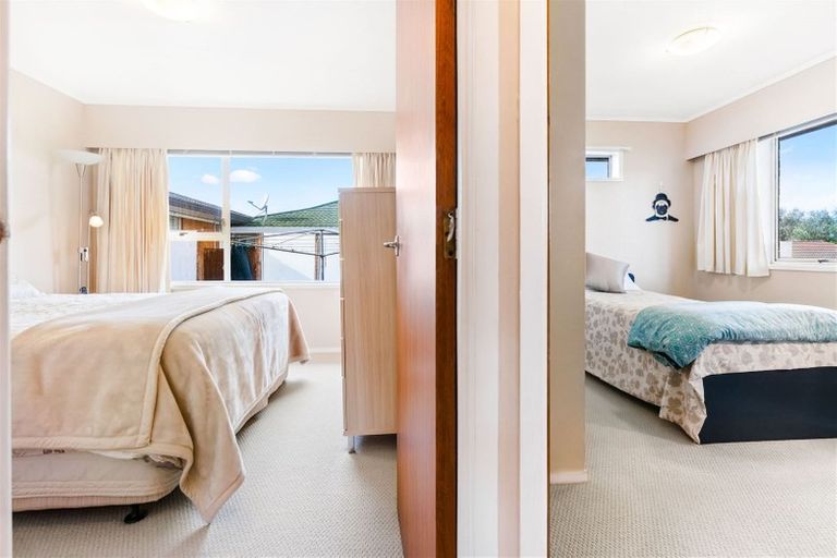 Photo of property in 28 Faith Bullock Place, New Lynn, Auckland, 0600