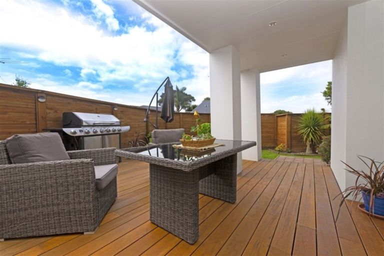 Photo of property in 108b Mcleod Road, Te Atatu South, Auckland, 0610