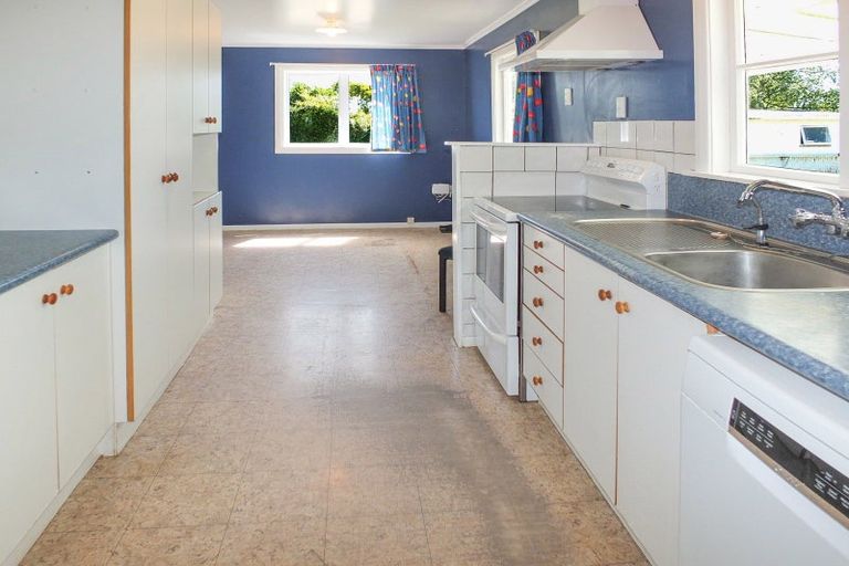 Photo of property in 67 Avenue Road, Foxton, 4814