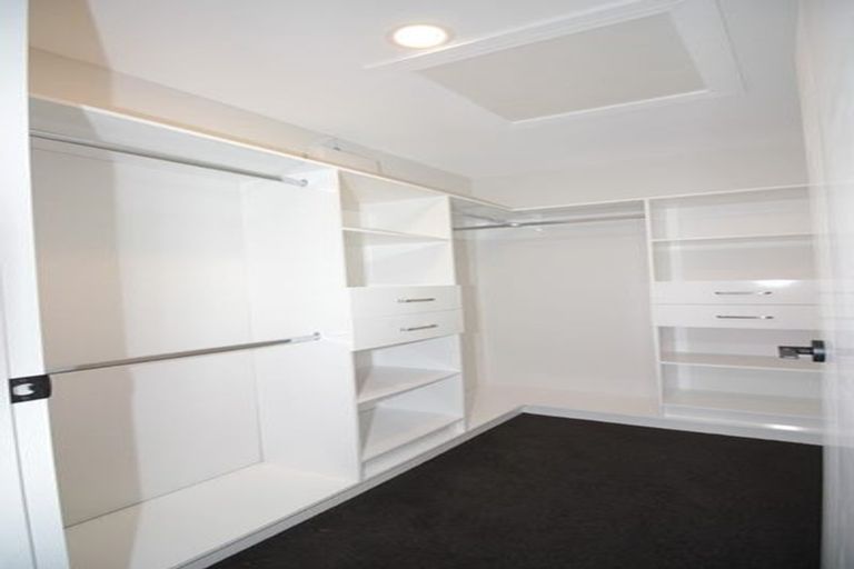 Photo of property in 4 Kearney Place, Massey, Auckland, 0614