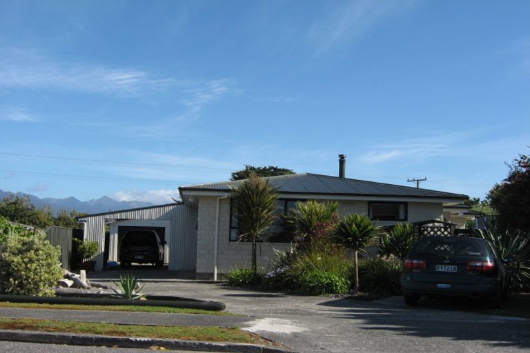Photo of property in 27 Ngahue Crescent, Carters Beach, Westport, 7825