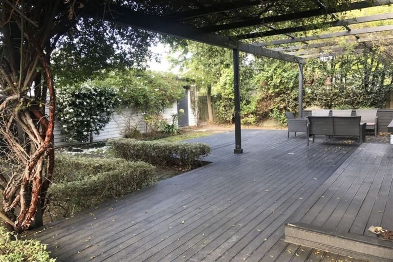 Photo of property in 52 Woodville Street, Edgeware, Christchurch, 8013