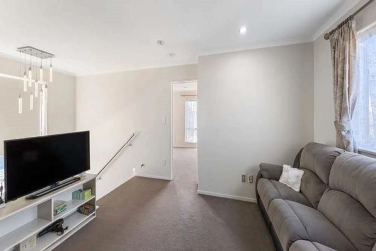 Photo of property in 13 Cahir Place, Flat Bush, Auckland, 2019