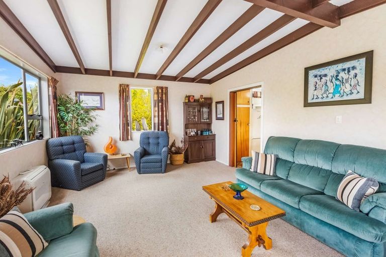 Photo of property in 64 Leamington Street, Waikaia, 9778