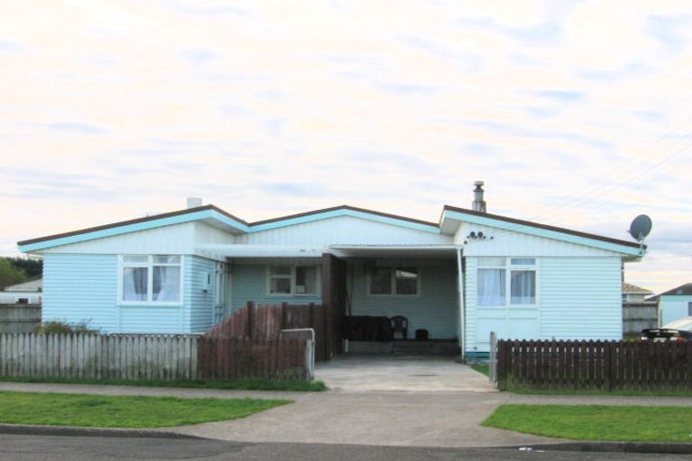 Photo of property in 9 Temuera Street, Otaki, 5512