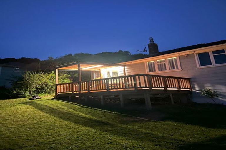 Photo of property in 6 Gloucester Street, Cannons Creek, Porirua, 5024