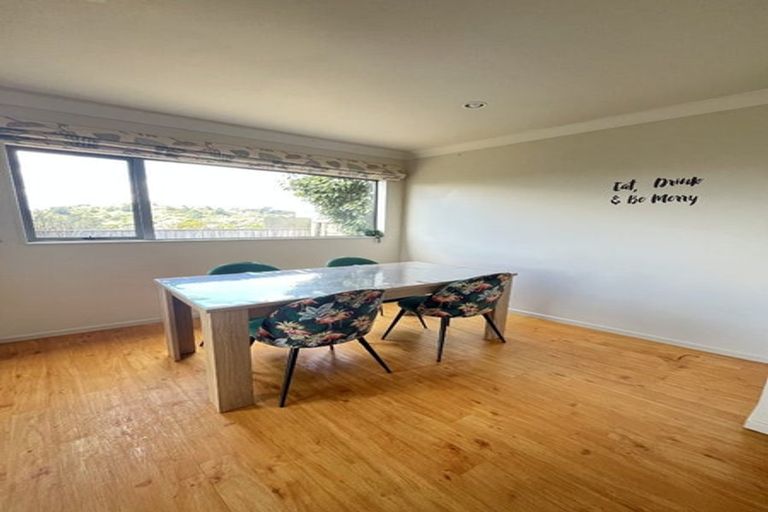 Photo of property in 3 Gennaker Lane, Whitby, Porirua, 5024