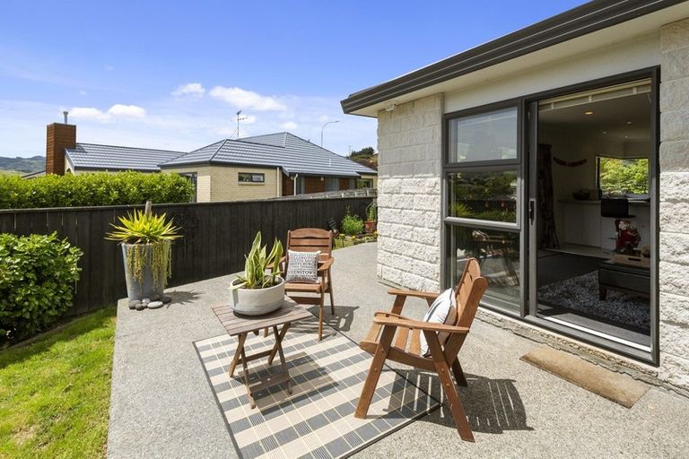Photo of property in 40 Navigation Drive, Whitby, Porirua, 5024