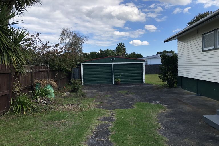 Photo of property in 17 Glen Norman Avenue, Henderson, Auckland, 0610