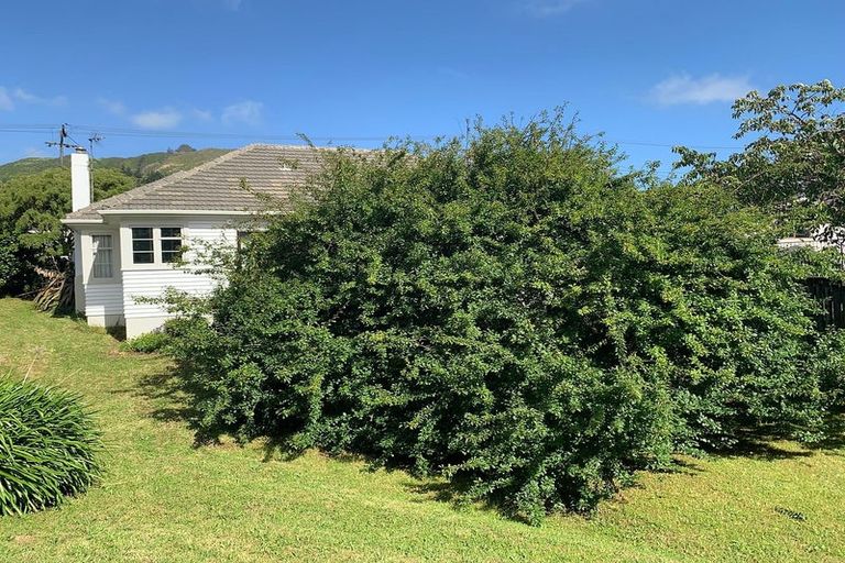 Photo of property in 33 Coates Street, Tawa, Wellington, 5028