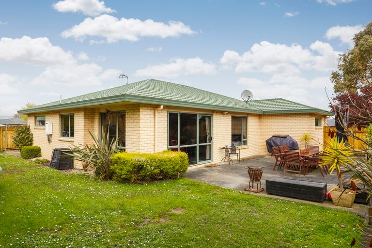 Photo of property in 3 Logan Way, Kelvin Grove, Palmerston North, 4414