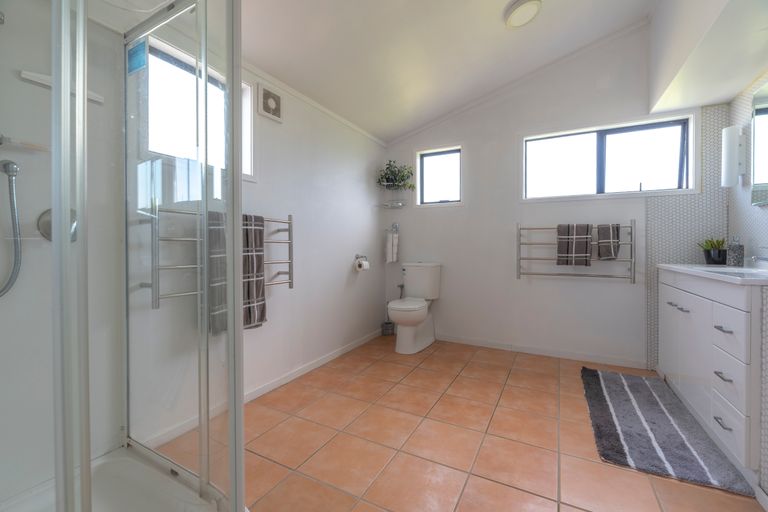 Photo of property in 38 Riddell Road, Kerikeri, 0230