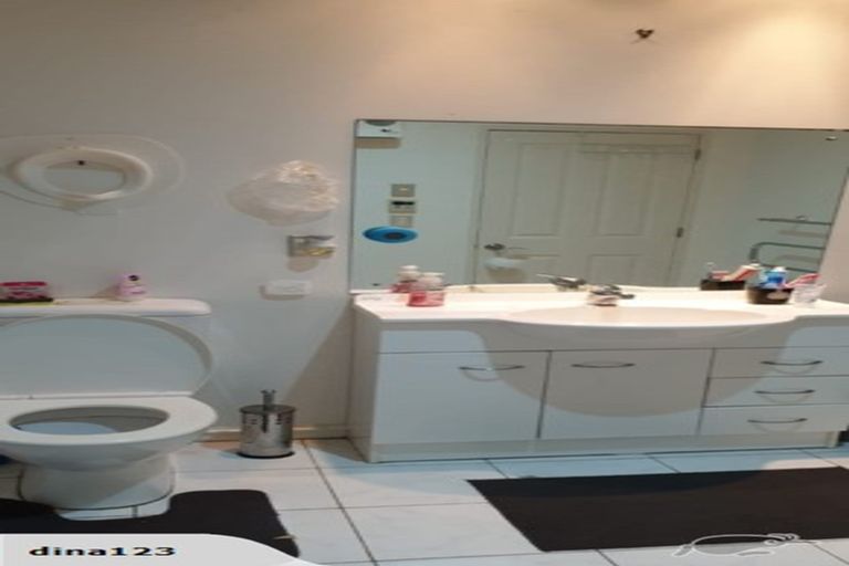 Photo of property in 6a Claverton Grove, Churton Park, Wellington, 6037