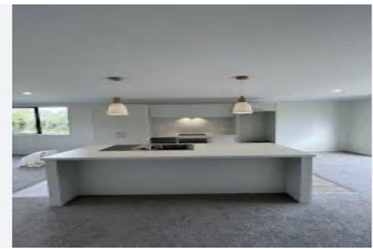 Photo of property in 12 Wrybill Way, Welcome Bay, Tauranga, 3112