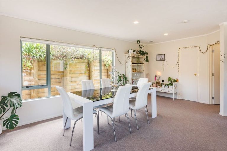 Photo of property in 106 Parnell Heights, Kelvin Grove, Palmerston North, 4414