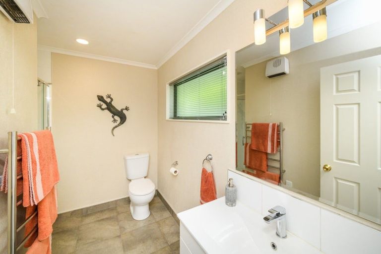Photo of property in 9 Montana Way, Milson, Palmerston North, 4414