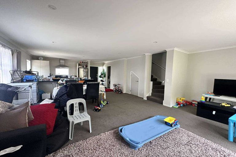 Photo of property in 20u8 Glanmire Road, Newlands, Wellington, 6037