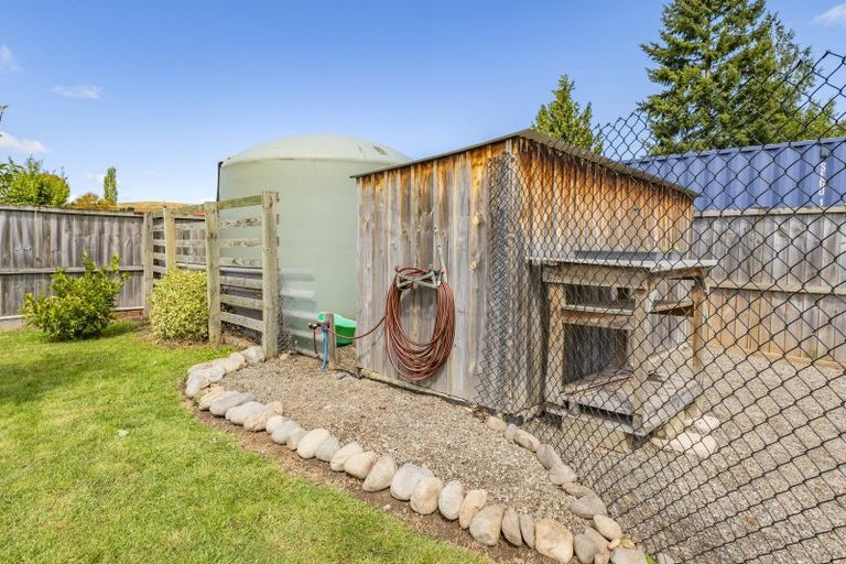 Photo of property in 5 Cross Street, Coalgate, 7673